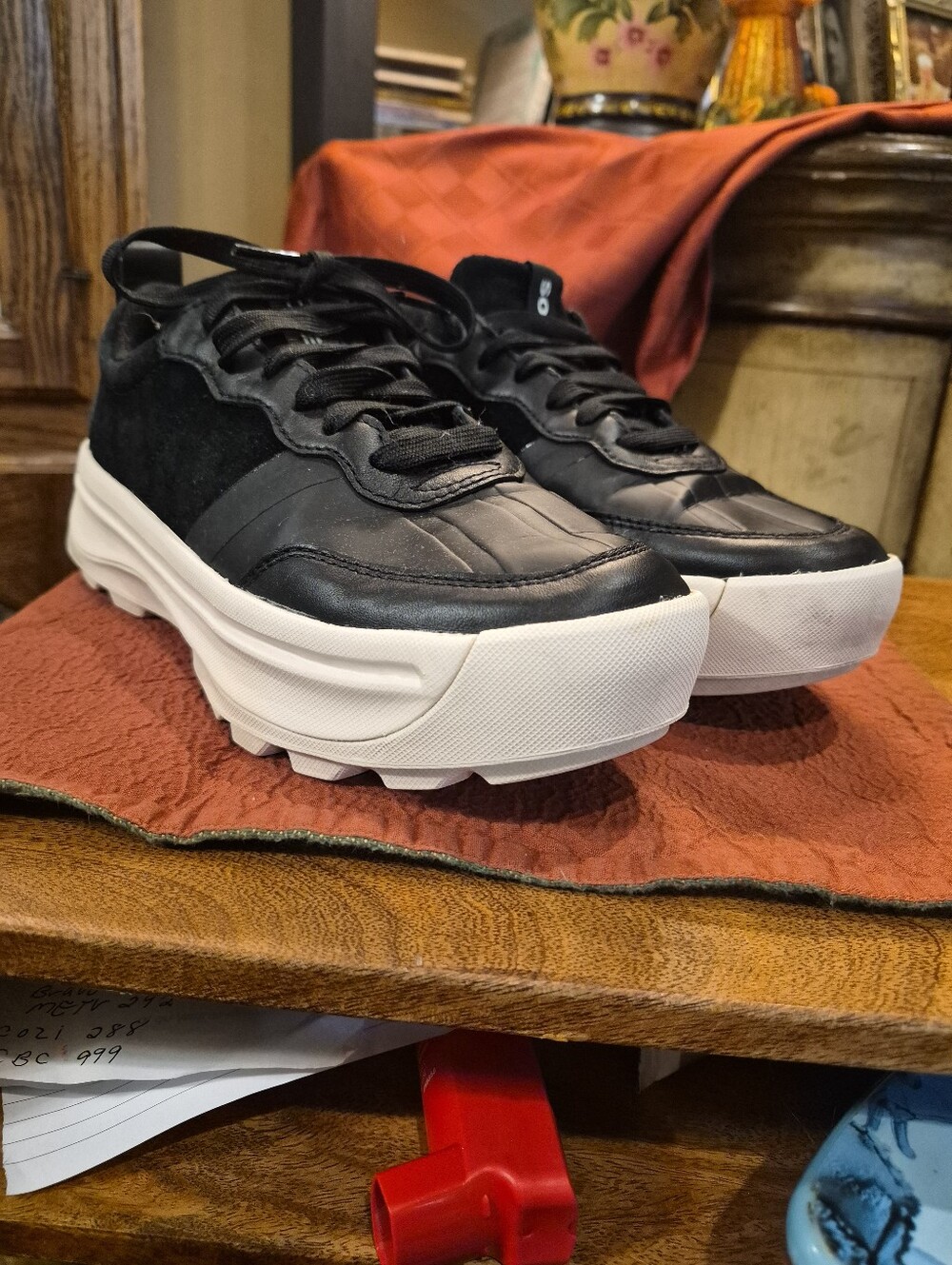 SOREL Women's ONA 503 Everyday Low Sneaker Black Chalk Size 7.5